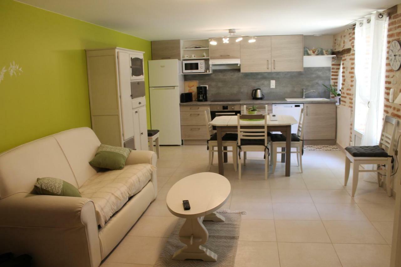 Gite Clodeguy Saint-Sylvestre-sur-Lot Exterior foto